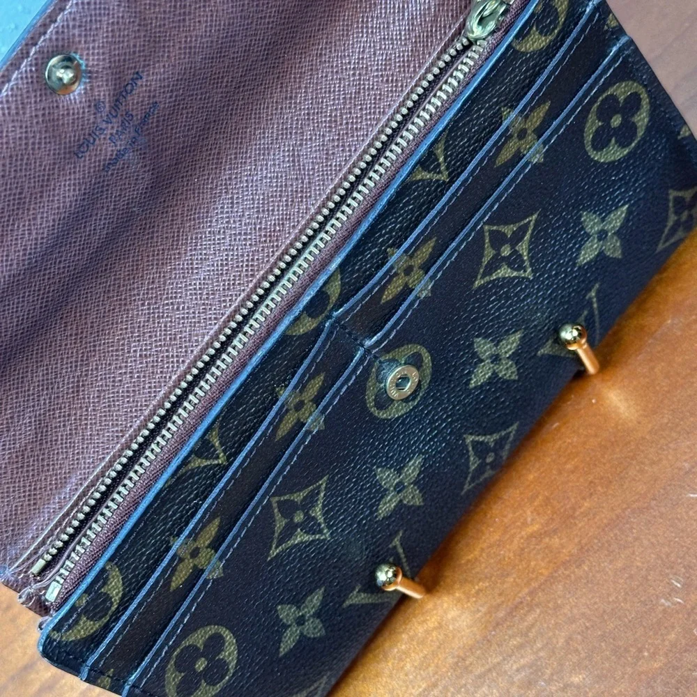 Louis Vuitton Bifold Wallet CT1038